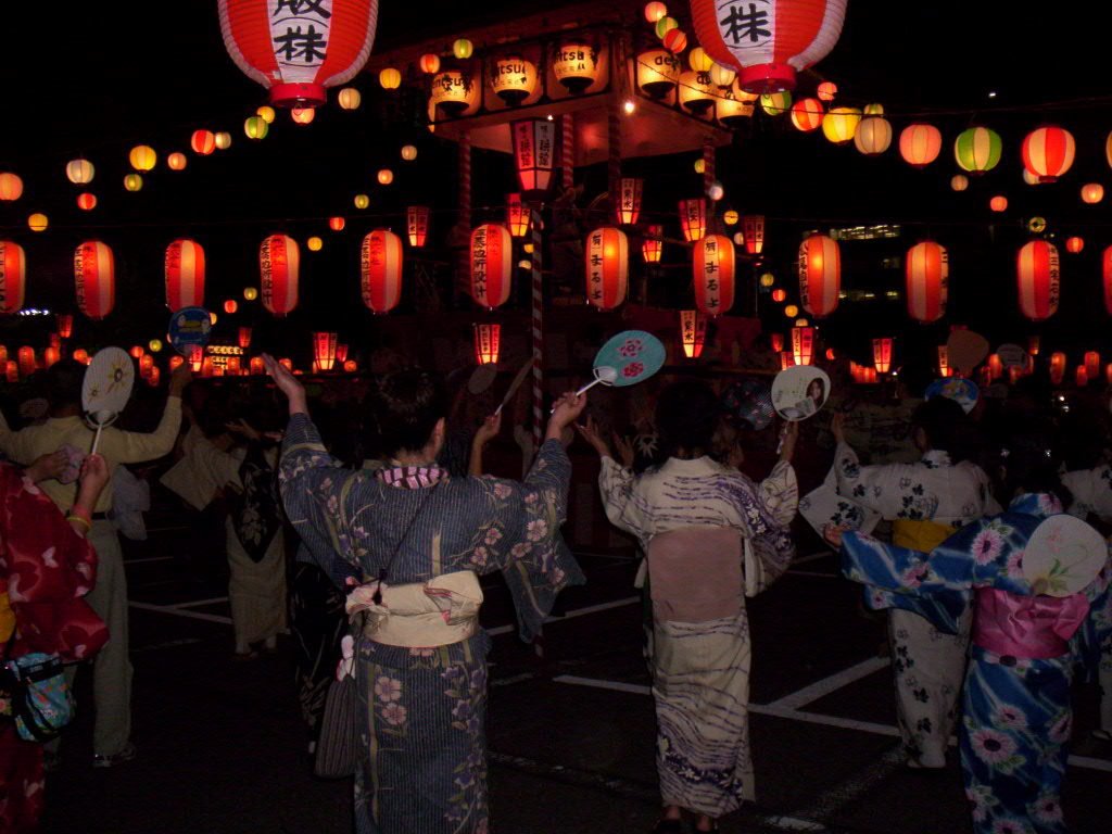Huyền bí và linh thiêng – lễ hội Obon Nhật Bản